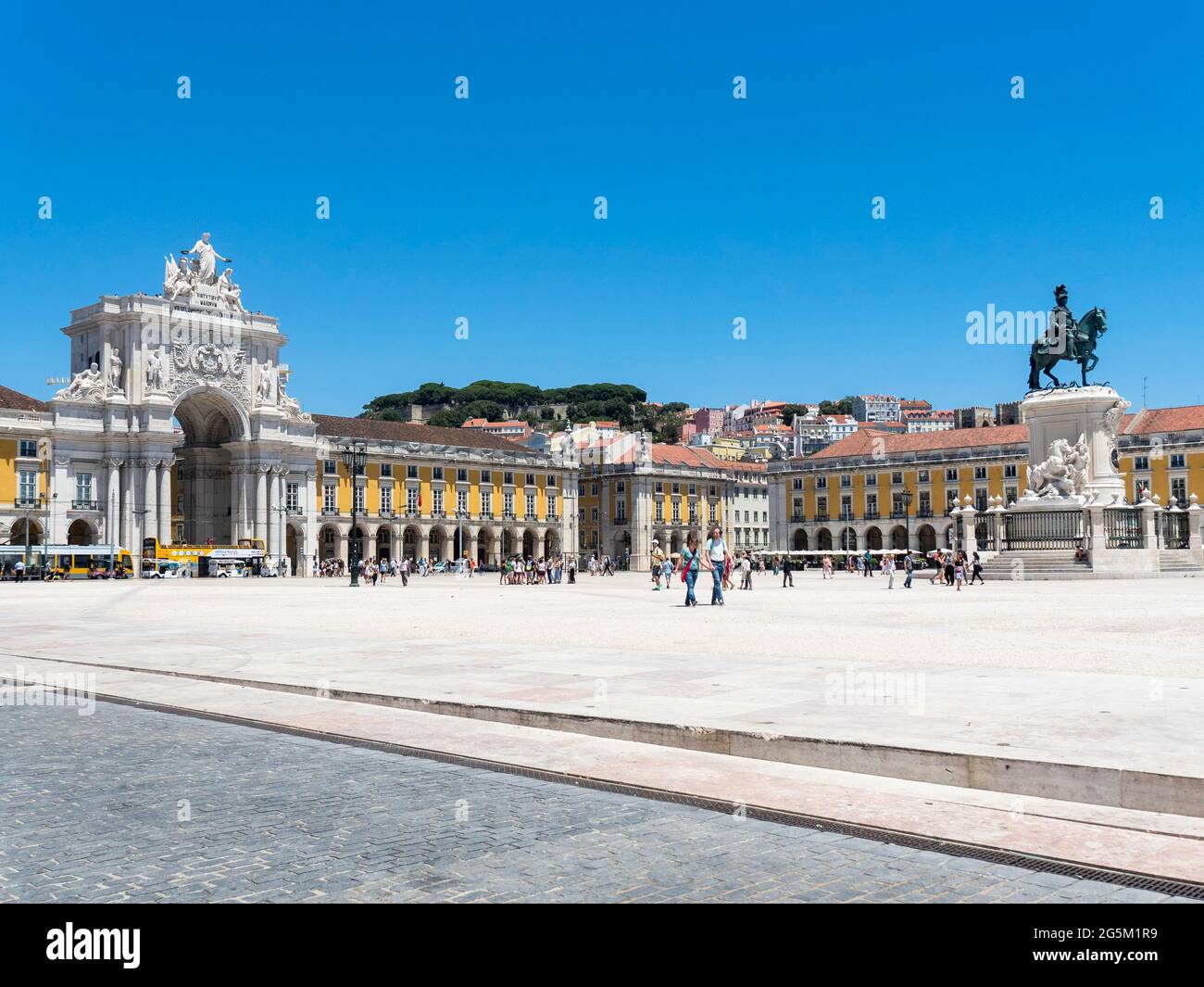 Place commerciale, Praça do Comercio, Arche Triumphal Arco da Rua Augusta avec Ministère de la Justice, statue équestre du roi José I, Baixa, Lisbonne, po Banque D'Images