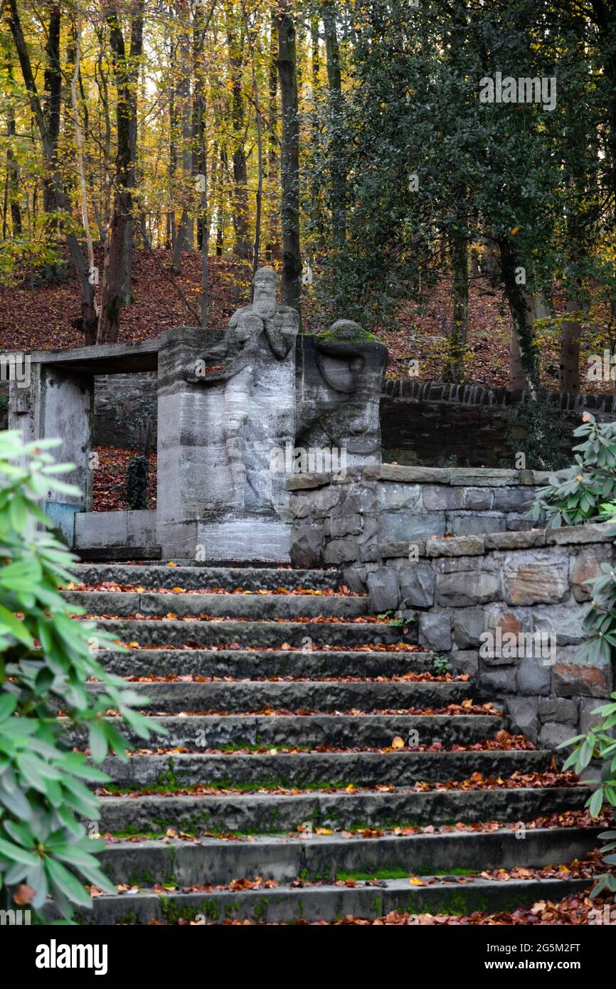 Escaliers sur le site commémoratif, cimetière des anciens combattants de la guerre de la forêt Banque D'Images