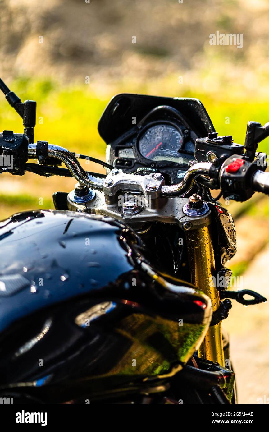 Détail de la moto noire. Photo de détail de moto Honda Hornet à Bucarest,  Roumanie, 2021 Photo Stock - Alamy