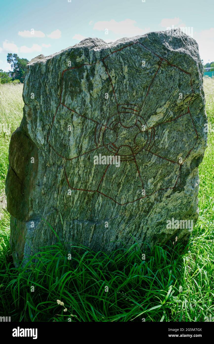 Runestone U 69 (verso), Pierre d'Eggeby, paroisse de Spånga, Uppland, Suède. La plus ancienne piste du champ de Järva. La dernière partie de l'inscription est Banque D'Images