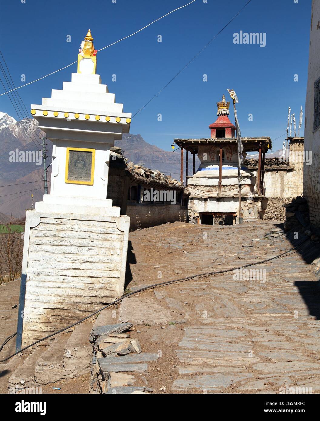 Village de Jharkot, l'un des meilleurs villages de la route de randonnée du circuit Annapurna, montagnes de l'Himalaya du Népal Banque D'Images