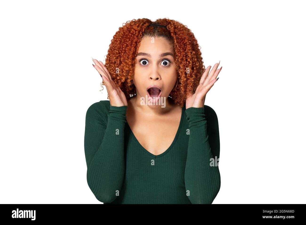 Jeune femme avec expression surprise sur fond blanc Banque D'Images Jeune femme avec expression surprise sur fond blanc Banque D'Images