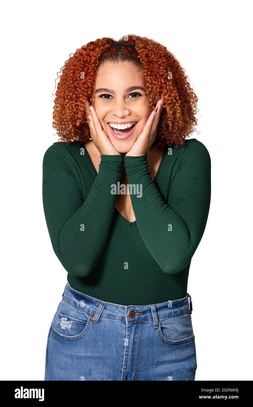 portrait d'une jeune femme avec les mains sur le visage excitée sur fond blanc Banque D'Images portrait d'une jeune femme avec les mains sur le visage excitée sur fond blanc Banque D'Images