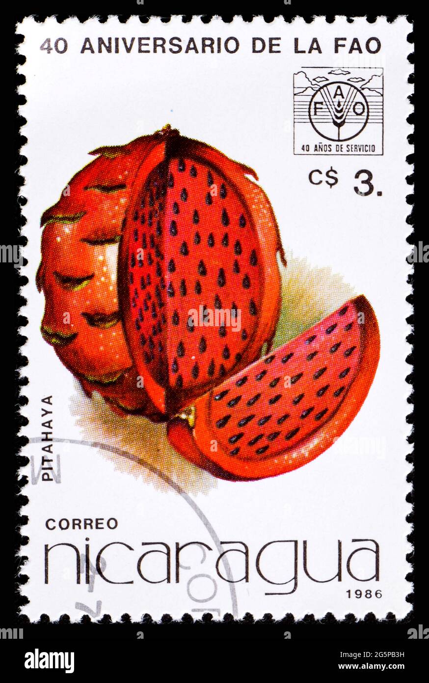 NICARAGUA - VERS 1986: Timbre-poste du Nicaragua montrant le fruit Pitahaya Banque D'Images