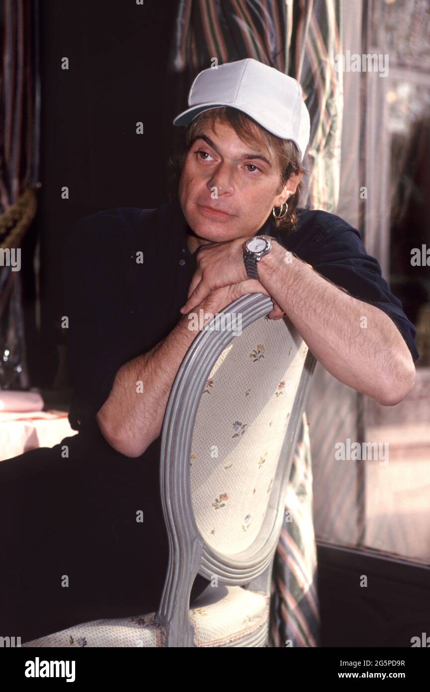 Milan Italie 02/06/1994 , David Lee Roth lors d'une séance photo à l'intérieur de l'Hôtel Gallia Banque D'Images