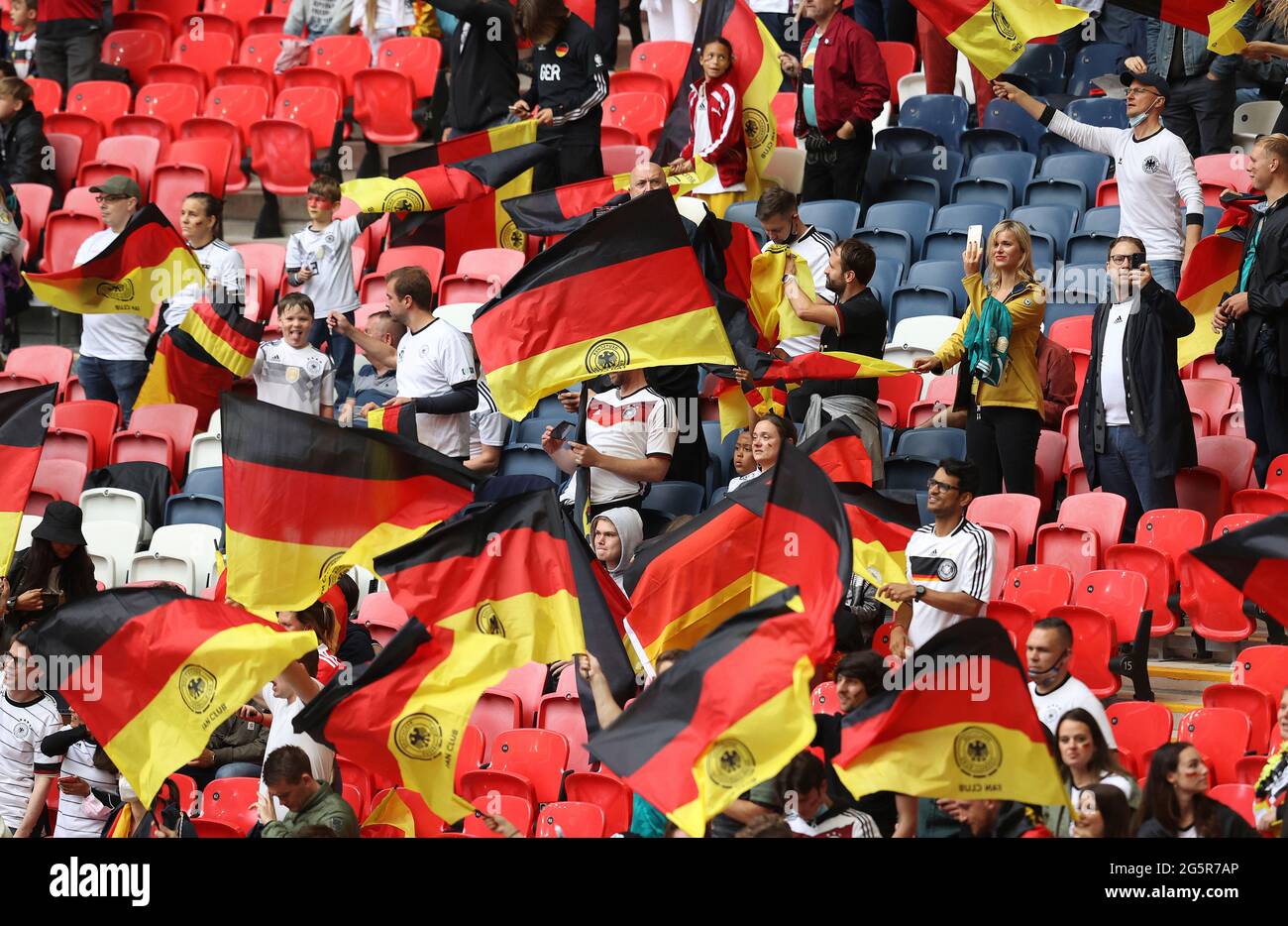 Londres, Royaume-Uni, 29 juin 2021, EURO 2020, Championnat d'Europe 2020, Round of 16 ENG, England - GER, Germany fans Germany crédit: dpa/Alay Live News Banque D'Images