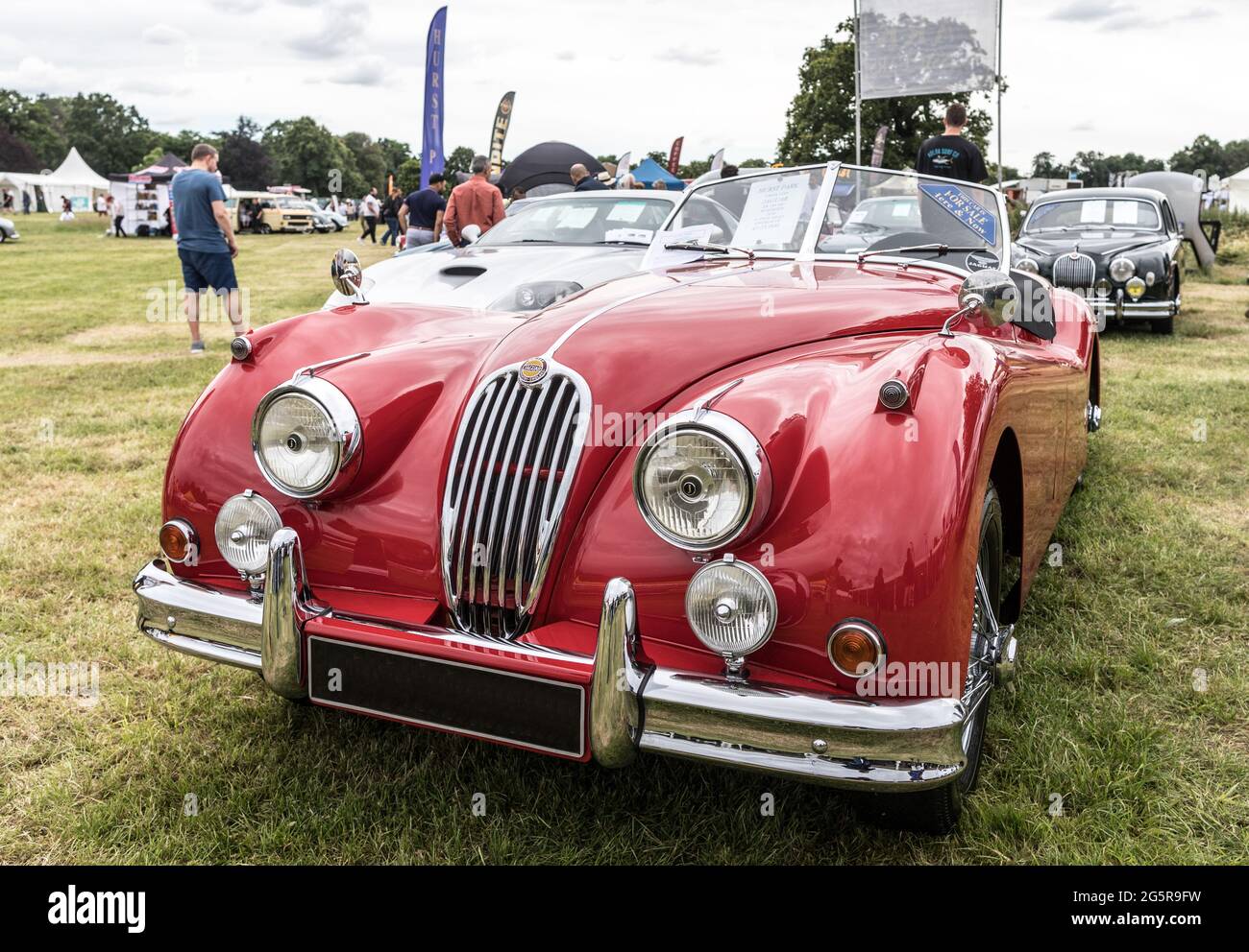 Une Jaguar XK140 décapotable au salon Syon Park Classic car Show 2021 Londres, Royaume-Uni Banque D'Images