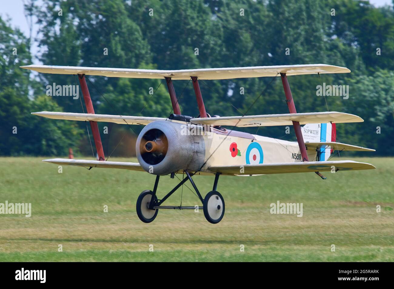 Soopwith Triplane, décollage à Old Warden Banque D'Images