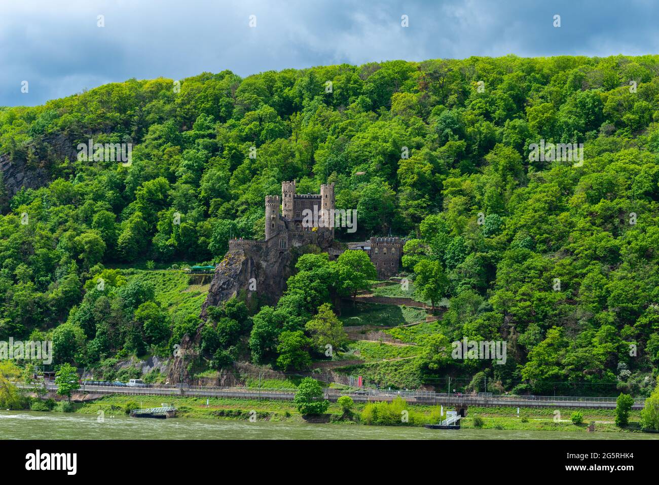 Château de Rheinstein, Trechtinghausen, Vallée du Haut-Rhin moyen, patrimoine mondial de l'UNESCO, Rhénanie-Palatinat, Allemagne Banque D'Images