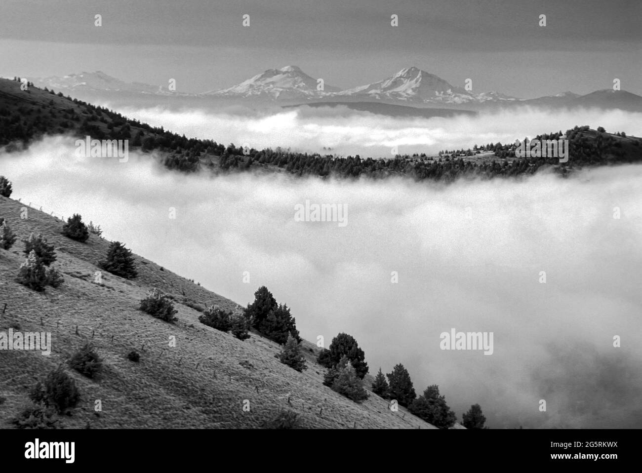 États-Unis, Nord-Ouest du Pacifique, Oregon, Centre de l'Oregon, trois Sœurs vus près de Madras Banque D'Images