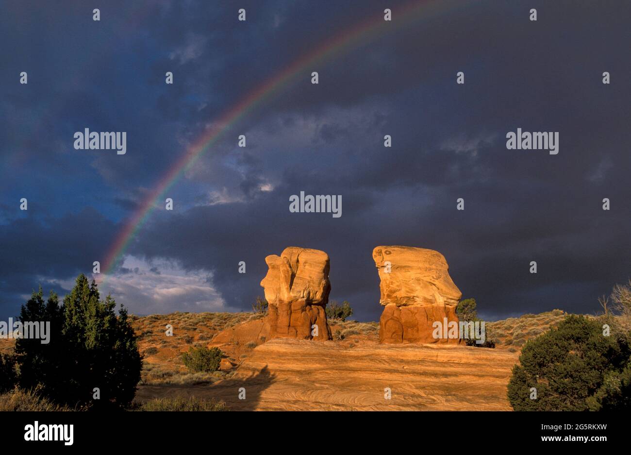 Etats-Unis, Sud-Ouest, plateau du Colorado, Utah , Grand Staircase Escalante, Monument national, trou dans la route rocheuse, Devils Garden, arc-en-ciel Banque D'Images