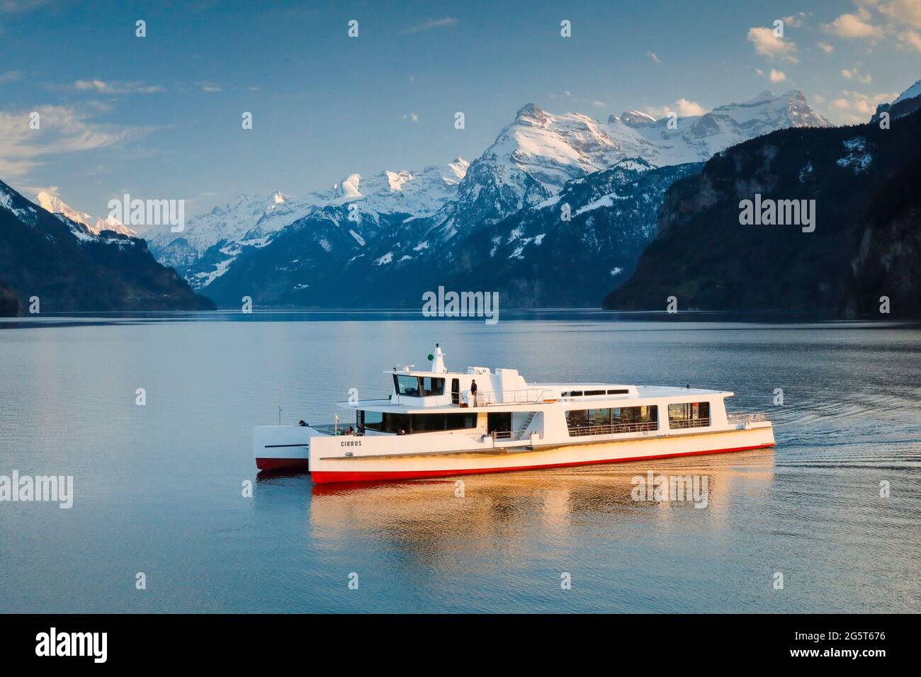 vue de Brunnen sur un paquebot sur le lac de Lucerne, Suisse Banque D'Images