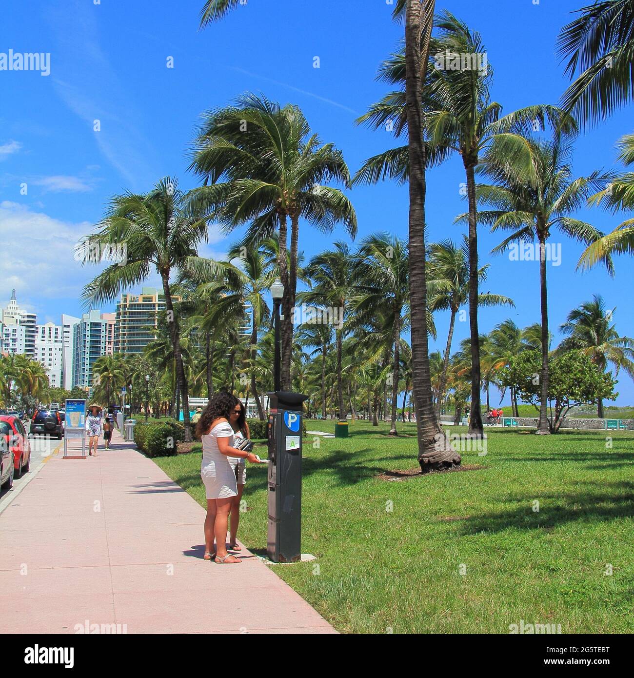 Miami, Floride - 09 09 2012: Scène urbaine près de la rue Ocean Drive Banque D'Images