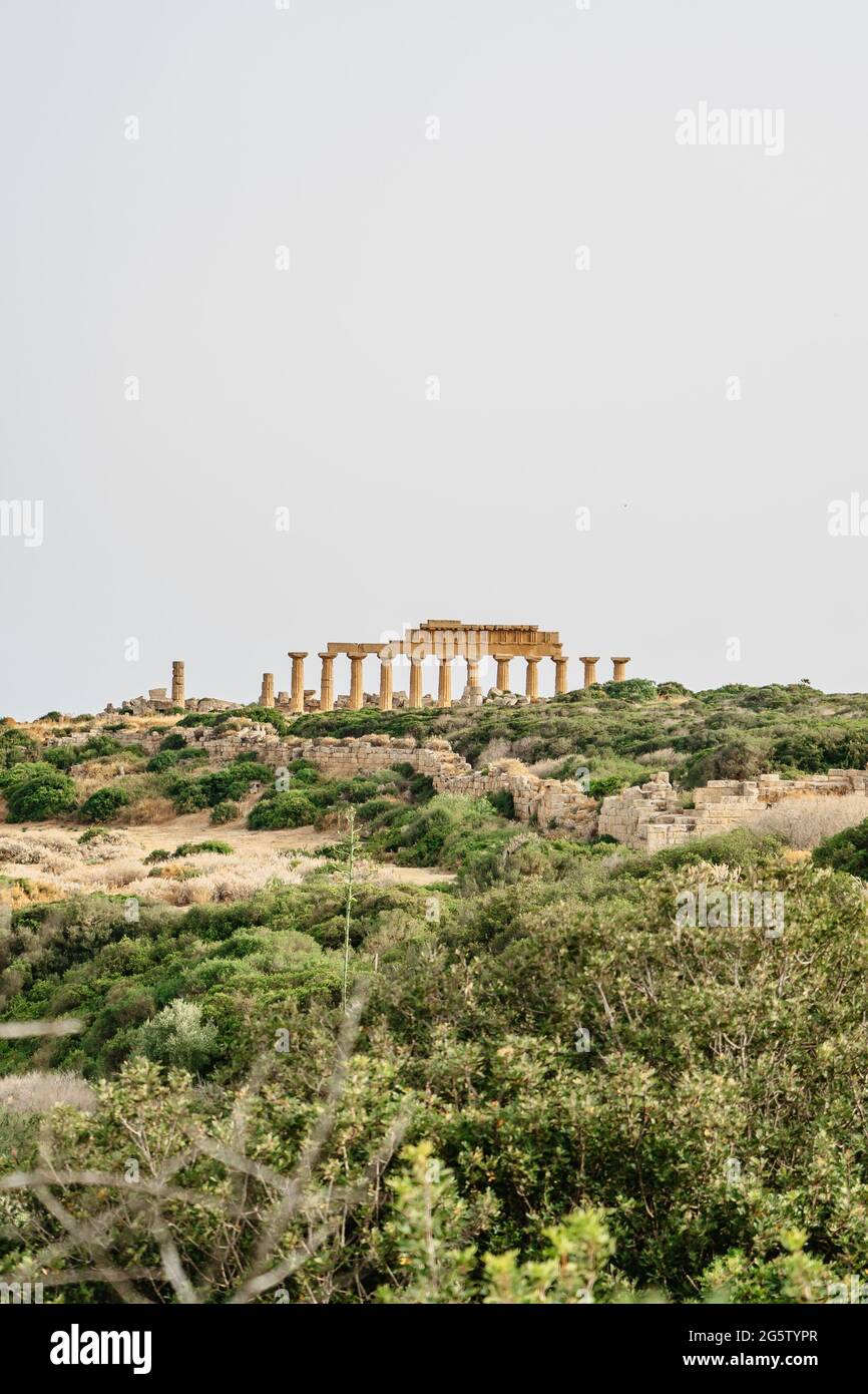 Acropole de Selinunte,Sicile,Italie.vue des ruines de bâtiments résidentiels et commerciaux avec des colonnes dans la ville grecque ancienne de Selinus.vacances d'été Banque D'Images