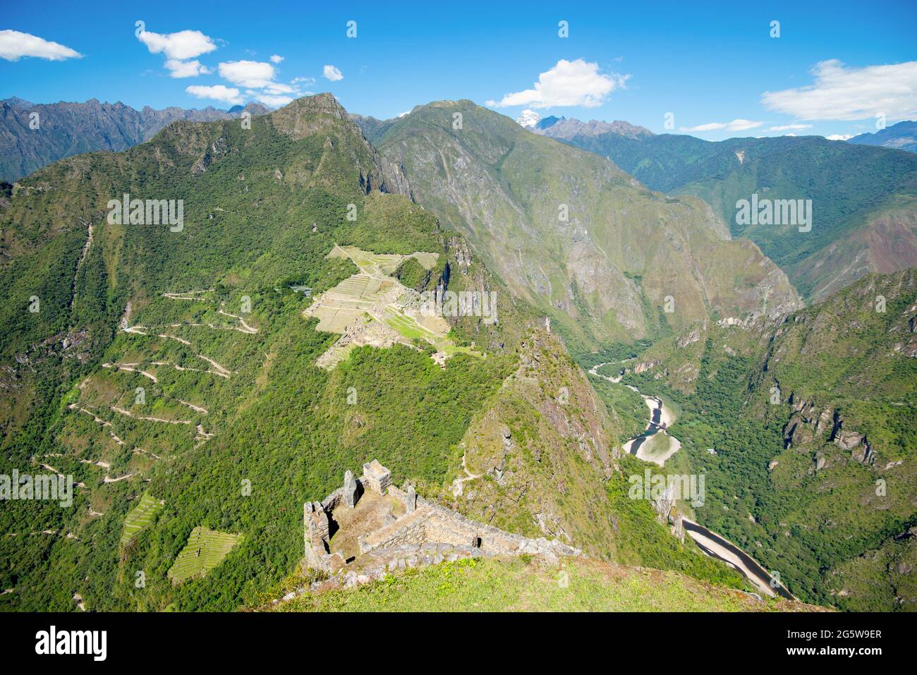 Vue aérienne du Machu Picchu depuis le sommet du Huayna Picchu Banque D'Images