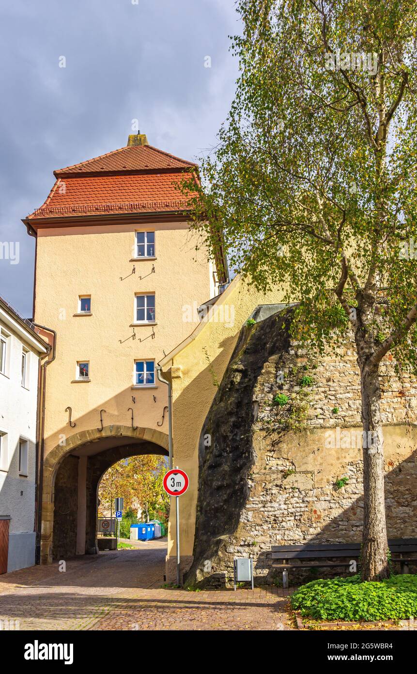 Le Neues Heilbronner Tor (Nouvelle porte Heilbronn), une ancienne porte historique de la vieille ville de Lauffen am Neckar, Bade-Wurtemberg, Allemagne. Banque D'Images