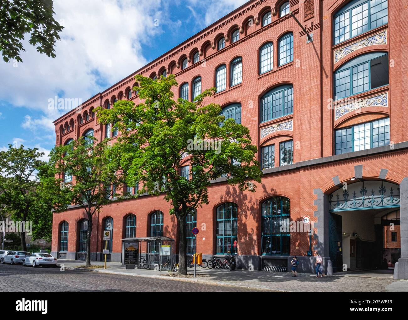 Berlin Mitte, ancienne société AEG. Le bâtiment historique en brique abrite maintenant l'école privée bilingue Phorms. Et le département de l'Université technique Banque D'Images