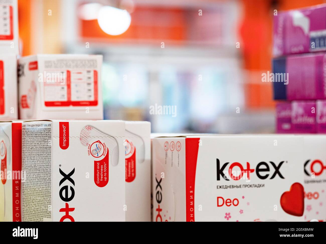 Serviette hygiénique kotex Banque de photographies et d'images à haute  résolution - Alamy
