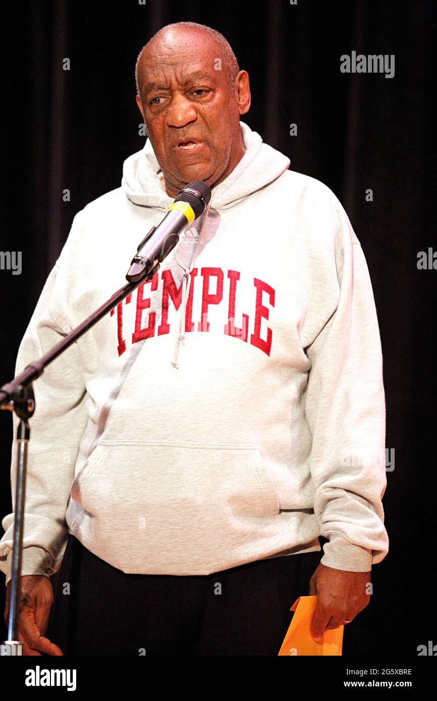 Le comédien, auteur et défenseur du jazz Bill Cosby au Clef Club de Philadelphie, Pennsylvanie pour un concert-bénéfice pour célébrer le saxophoniste et compositeur de Philadelphie Odean Pope le 21 mars 2011 © Star Shooter/MediaPunchInc Banque D'Images