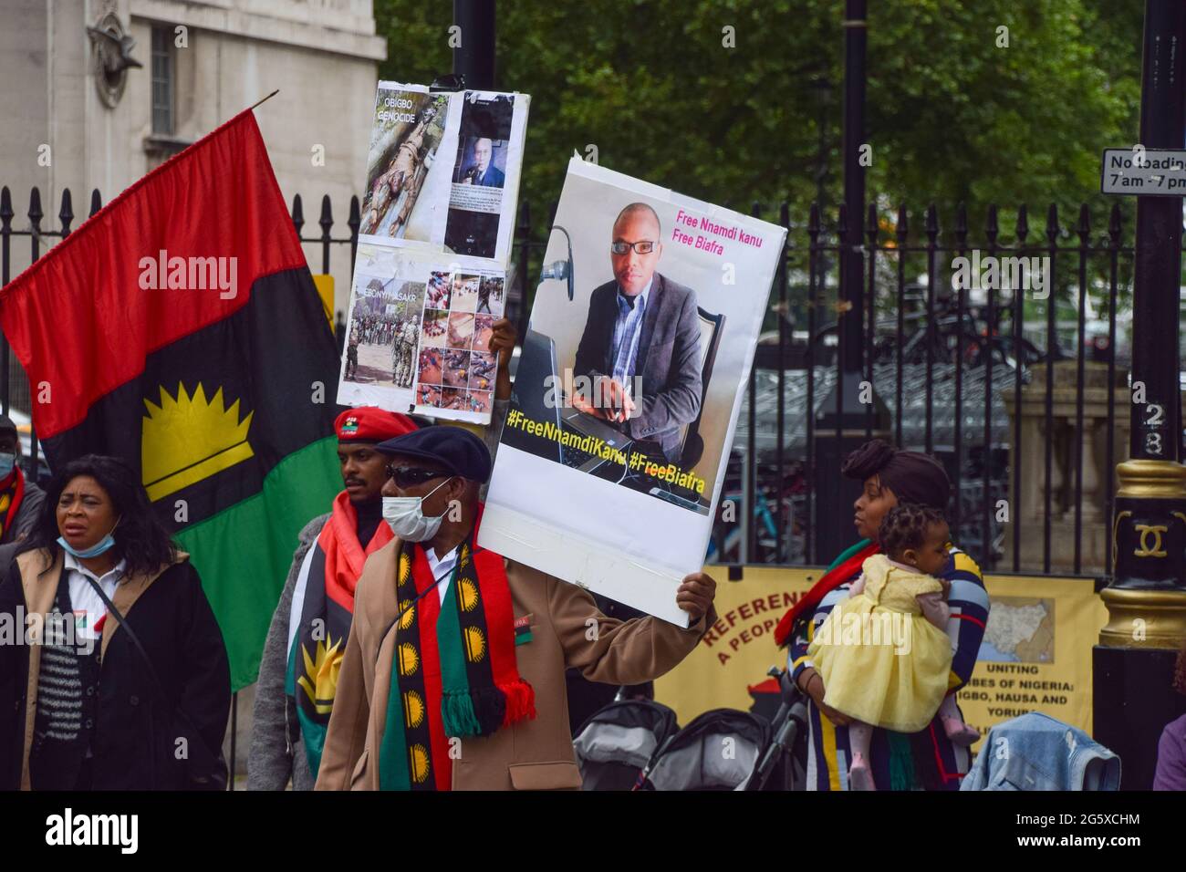 Londres, Royaume-Uni. 30 juin 2021. Des manifestants se sont rassemblés devant Downing Street pour réclamer un Biafra gratuit, dans une partie du Nigeria, et la libération de Nnamdi Kanu, dirigeant du peuple indigène de Biafra (IPOB). (Crédit : Vuk Valcic/Alamy Live News) Banque D'Images