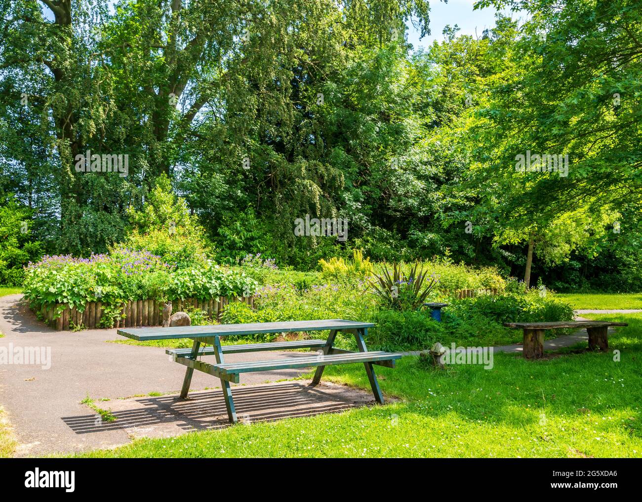 Vue sur Broadwater Mill Park à Kidderminster, Worcestershire, Angleterre par une journée ensoleillée. Banque D'Images