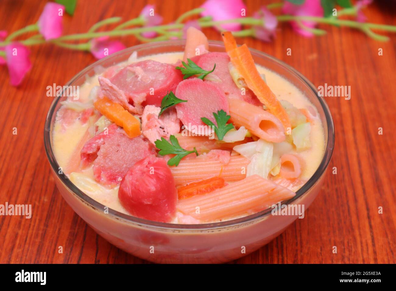 Pâtes au fromage crémeux philippin Banque D'Images