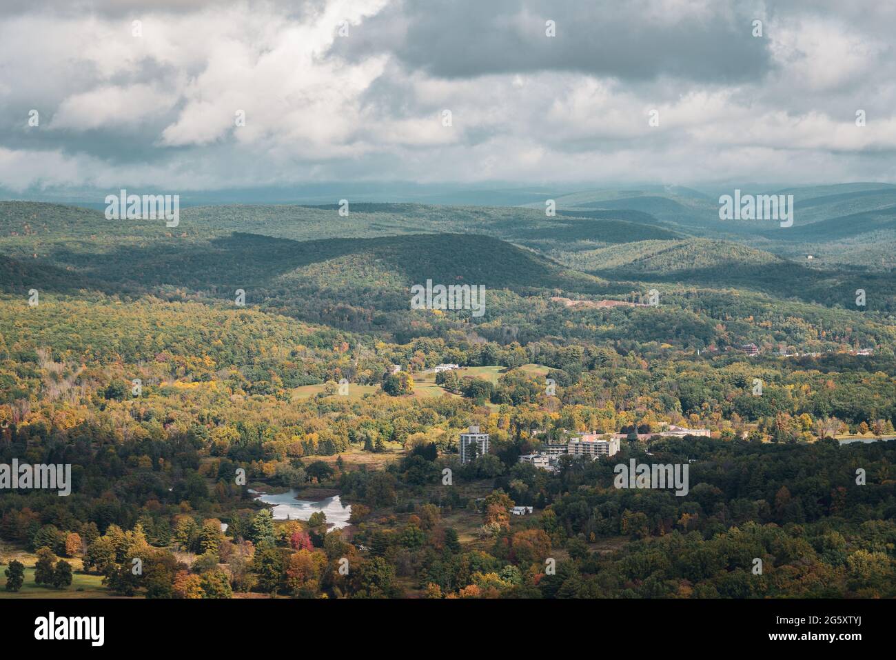 Vue sur les montagnes près d'Ellenville, dans les montagnes Shawangunk, New York Banque D'Images