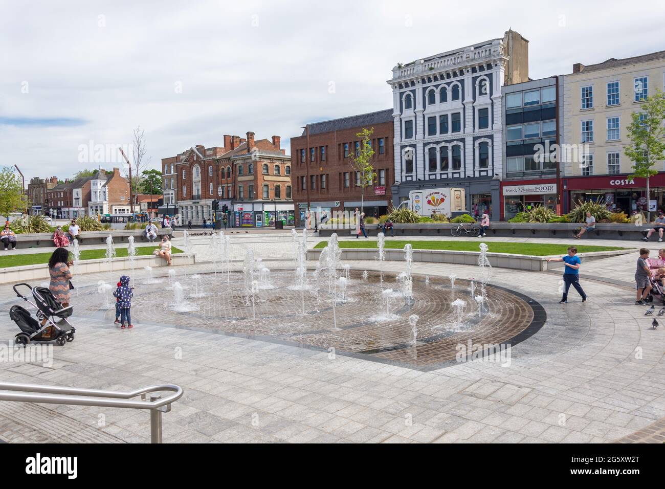 Water Feature, High Street, Stockton-on-Tees, comté de Durham, Angleterre, Royaume-Uni Banque D'Images