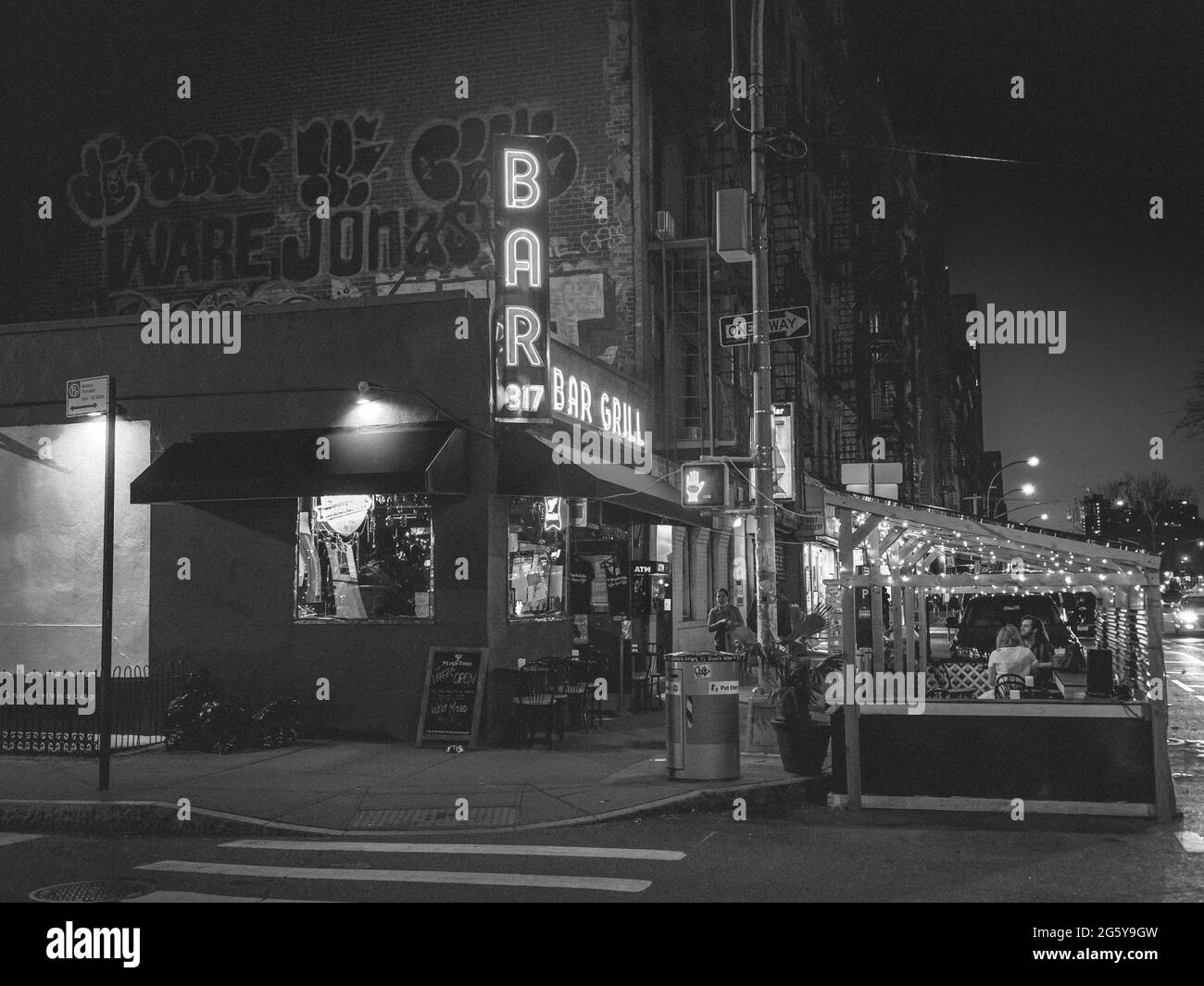 Enseigne au néon au Parkside Lounge, dans le Lower East Side, Manhattan, New York Banque D'Images