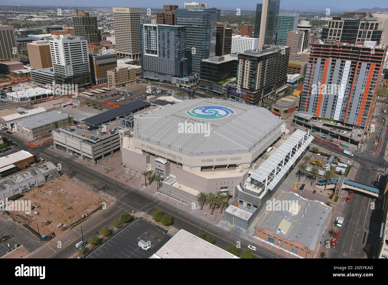 Vue aérienne de Phoenix Suns Arena, le mardi 2 mars 2021, à Phoenix. Banque D'Images