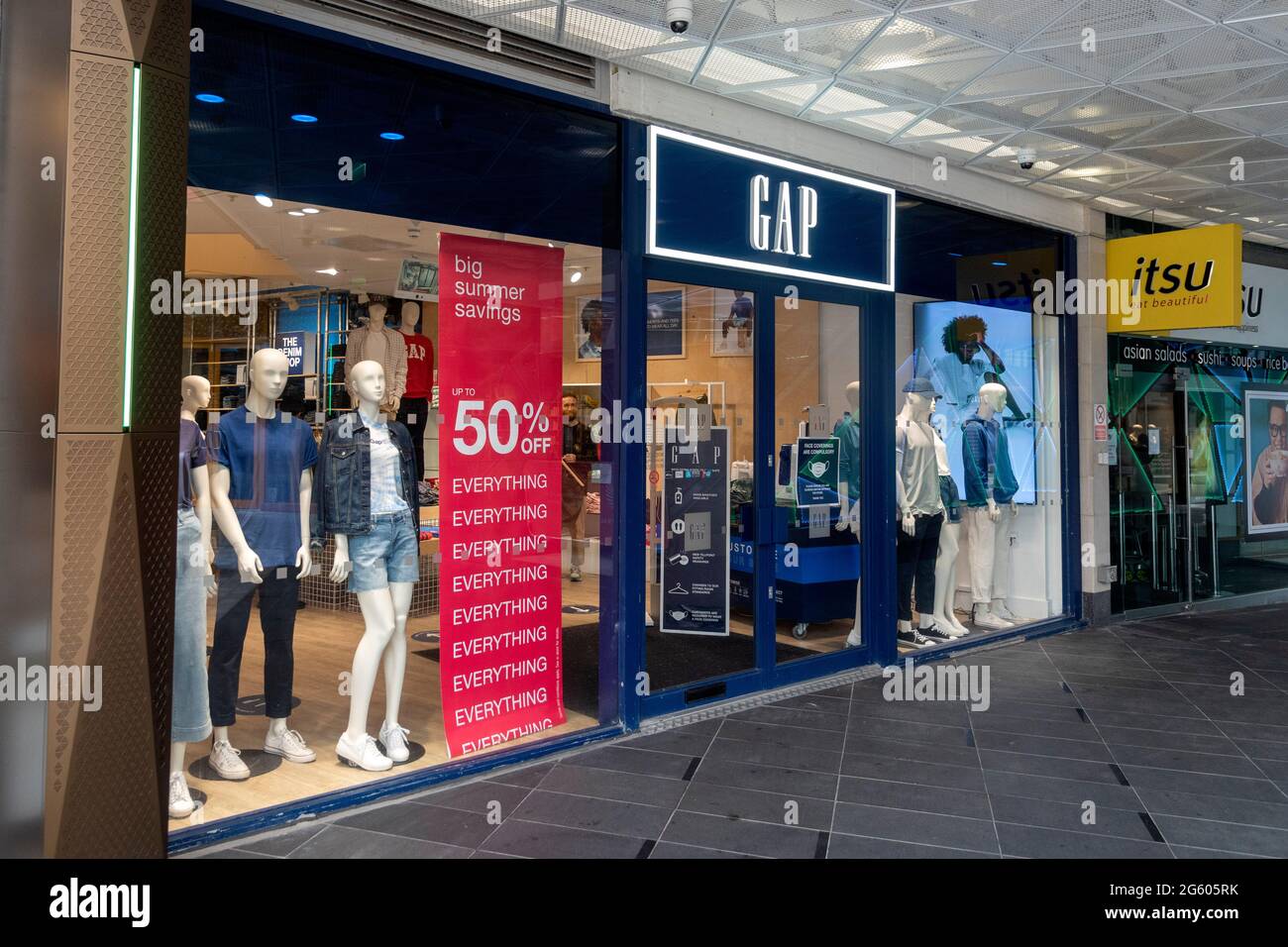 Londres, Royaume-Uni. 1er juillet 2021. Le MAGASIN GAP à Islington,  Londres.US Fashion Giant Gap a confirmé qu'il prévoit fermer ses 81 magasins  au Royaume-Uni et en Irlande et de se connecter en