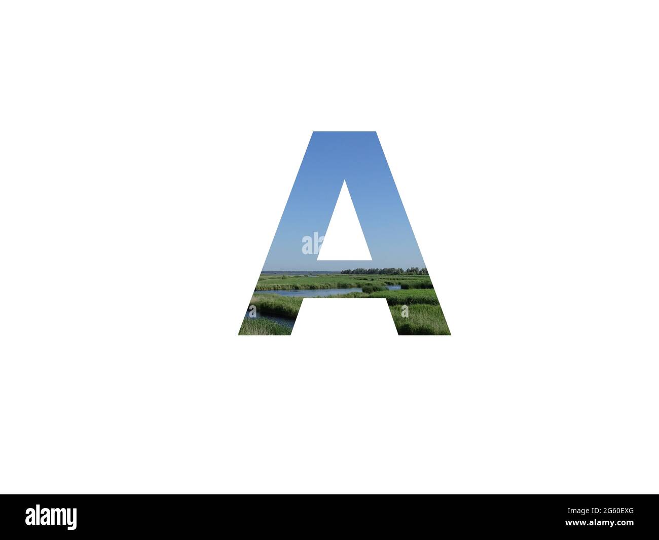 Lettre A de l'alphabet faite avec paysage avec herbe, ruisseau et un ciel bleu Banque D'Images