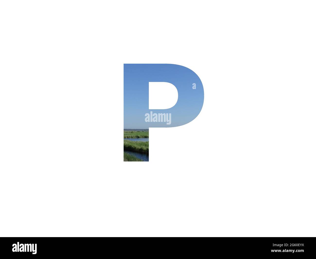 Lettre P de l'alphabet faite avec paysage avec herbe, ruisseau et un ciel bleu Banque D'Images