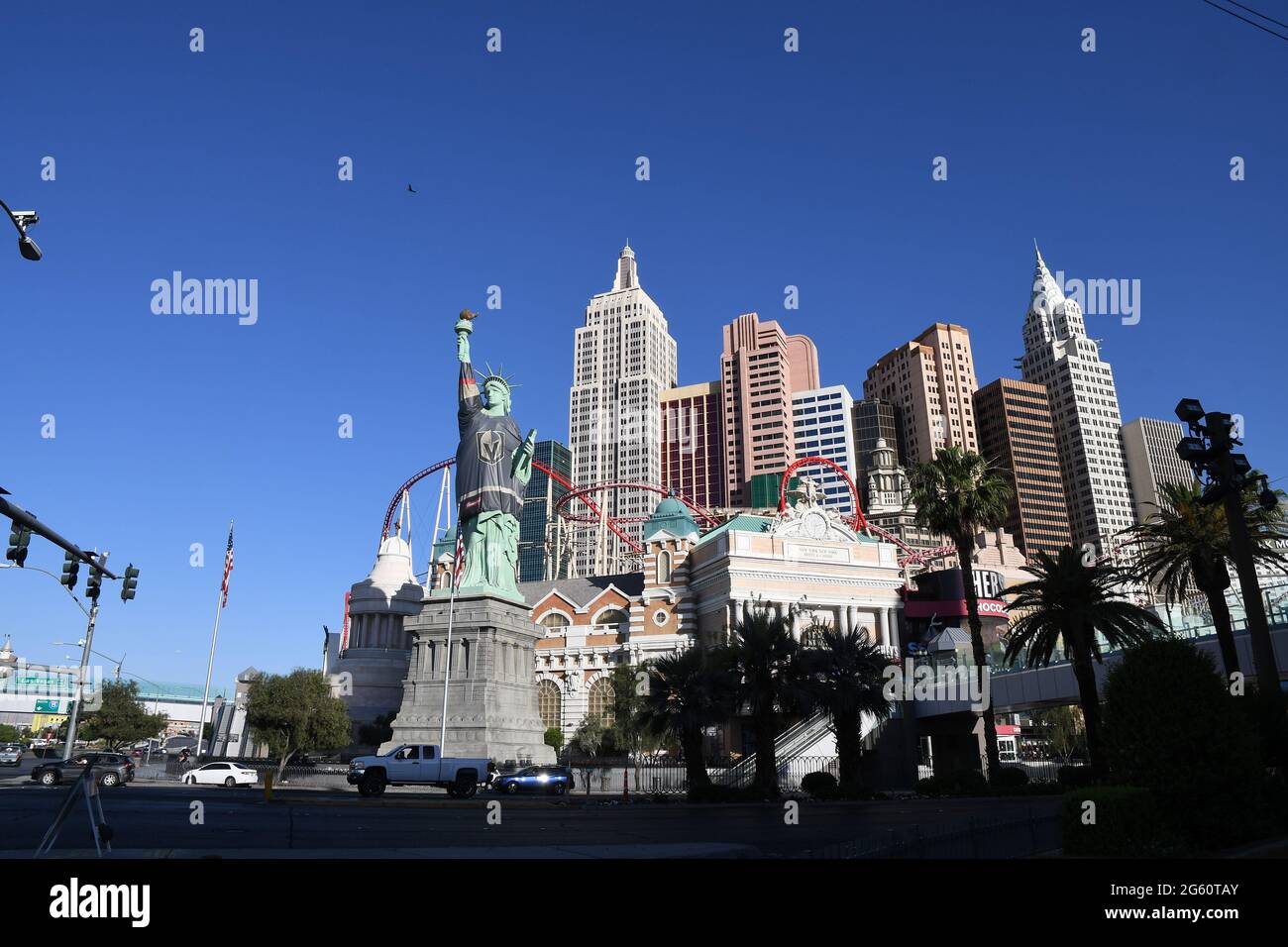 Las Vegas /Nevada /USA/k 01.June 2018 l'istatue de la liberté à Las vegas devient maillot avec chanter V devient Vegas Golden kinghts fan LNH-. Banque D'Images