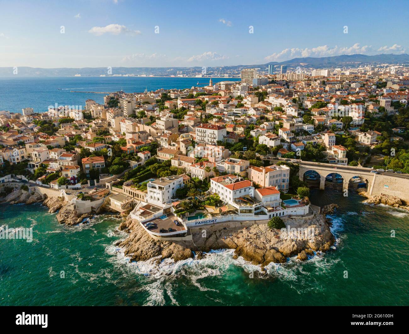 France, Bouches du Rhône, Marseille, quartier Endoume, Anse de Maldorme et Anse de la Fausse monnaie, l'hôtel petit Nice Passedat (vue aérienne) Banque D'Images