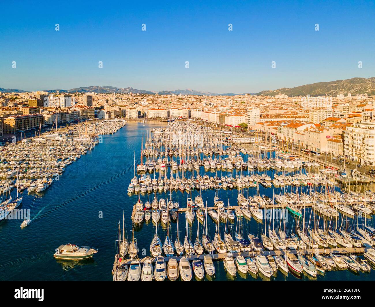 France, Bouches du Rhône, Marseille, vue générale du Vieux Port (vue aérienne) Banque D'Images