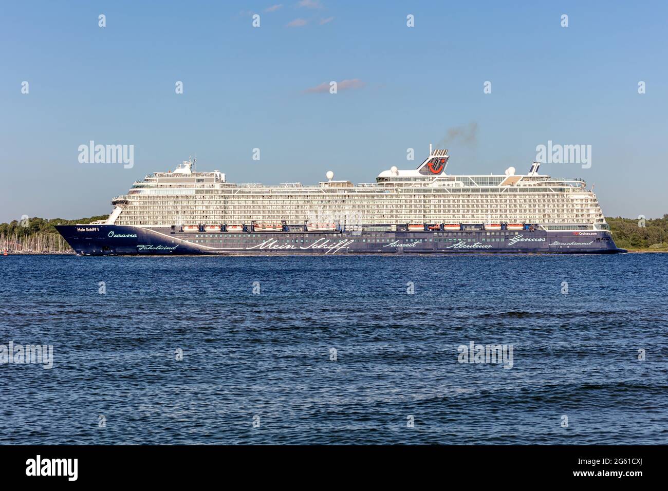 Bateau de croisière TUI Mein Schiff 1 dans le fjord de Kiel Banque D'Images