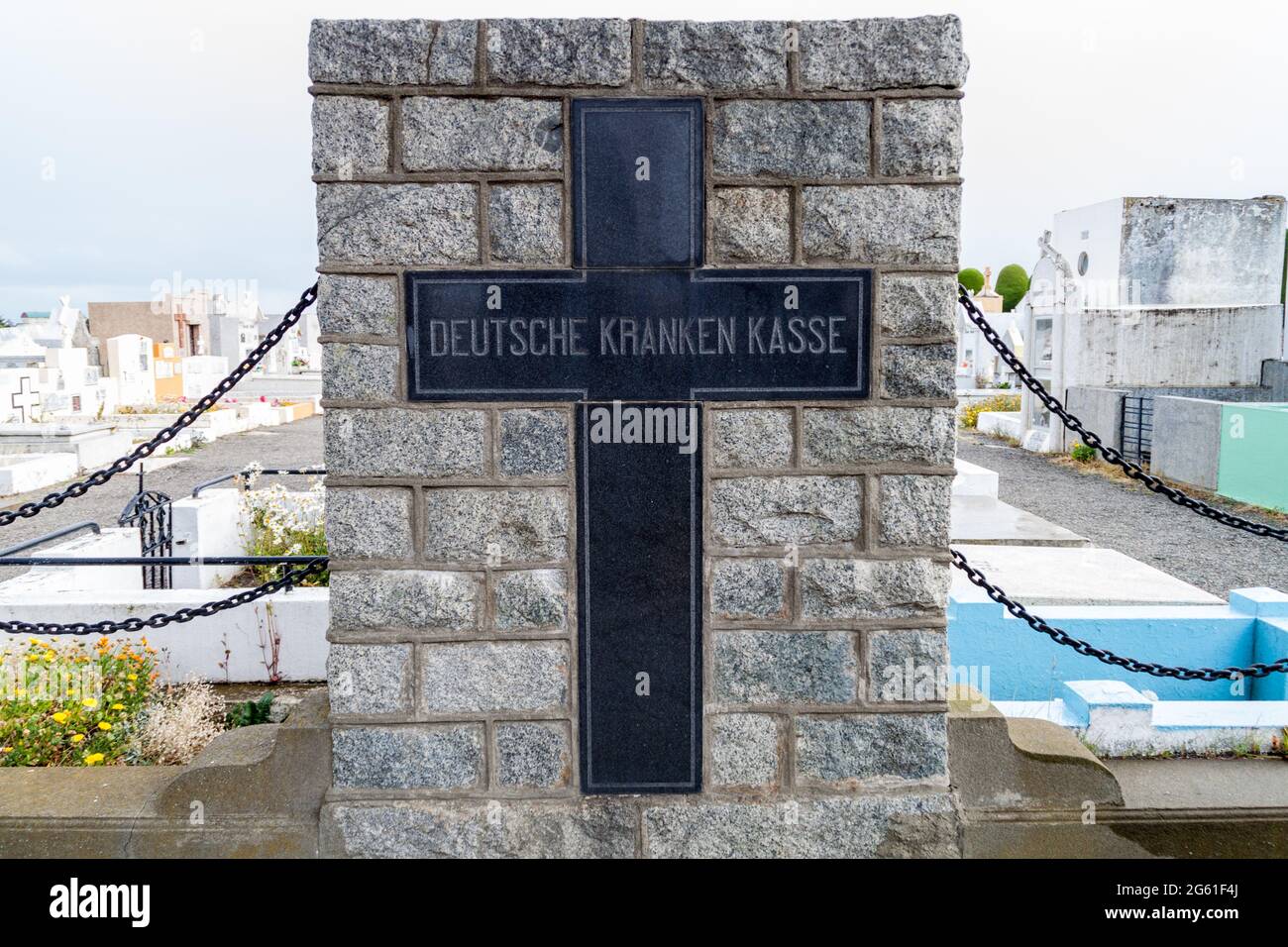 PUNTA ARENAS, CHILI - 3 MARS 2015 : tombes et tombes dans un cimetière de Punta Arenas, Chili. Banque D'Images