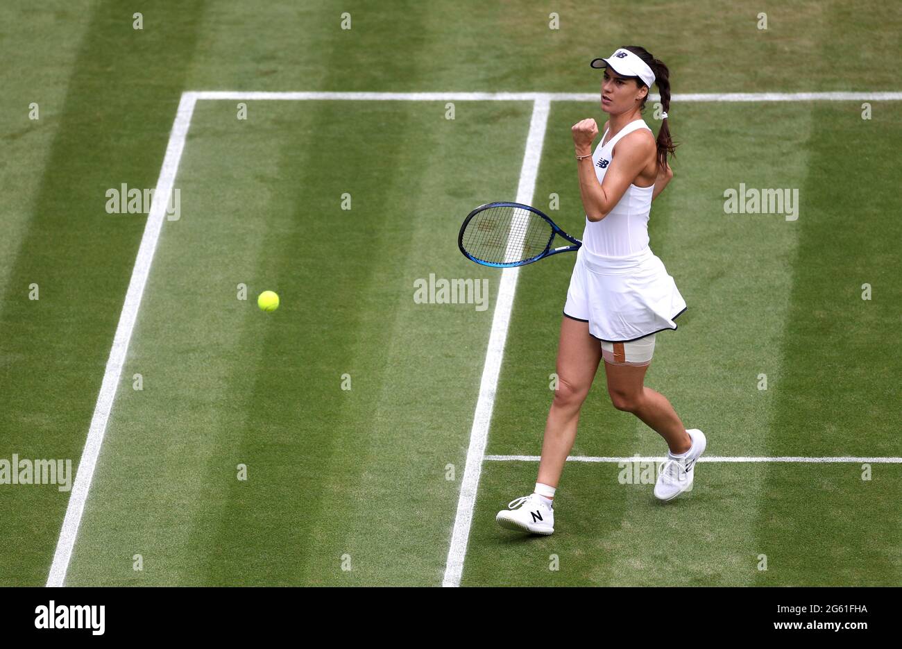 Sorana Cirstea réagit contre Victoria Azarenka lors du deuxième match sur le court 1 le quatrième jour de Wimbledon au All England Lawn tennis and Croquet Club, Wimbledon. Date de la photo : jeudi 1er juillet 2021. Banque D'Images