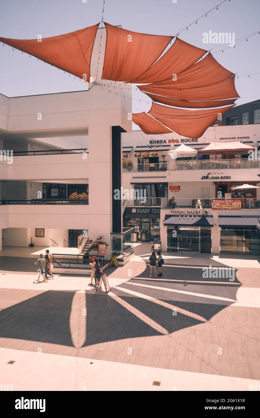 Auvent rétractable au-dessus de Weller court à Little Tokyo Banque D'Images