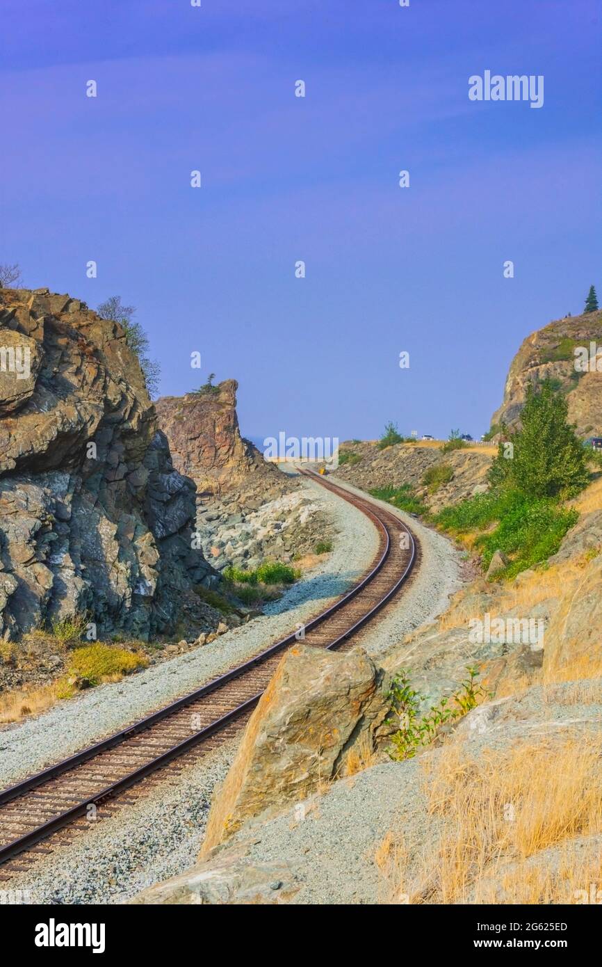 Le chemin de fer de l'Alaska sur la route Seward dans le parc national de Chugach. Banque D'Images