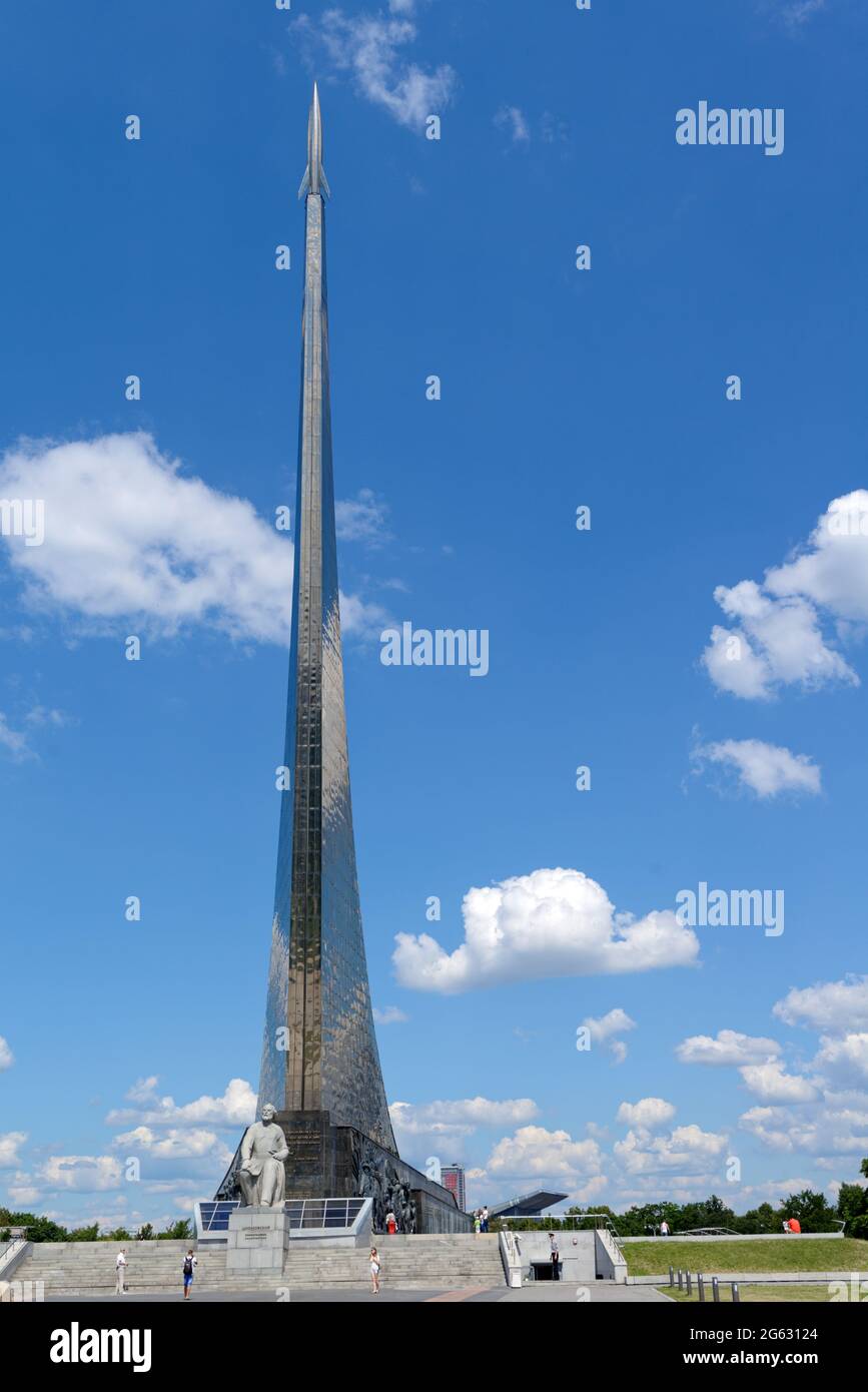Moscou, Russie - 7 juillet 2014 : monument du fondateur du cosmonautics Konstantin Eduardovich Tsiolkovsky. Banque D'Images