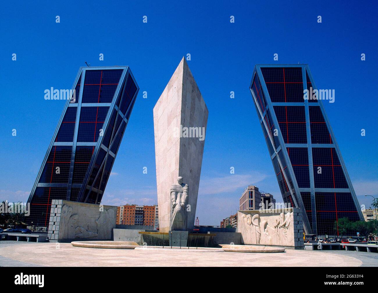 MONUMENTO A CALVO SOTELO SITUADO EN LA PLAZA DE CASTILLA - 1966. AUTEUR: MANZANO MONIS MANUEL. EMPLACEMENT : PLAZA DE CASTILLA. MADRID. ESPAGNE. CALVO SOTELO JOSÉ. Banque D'Images