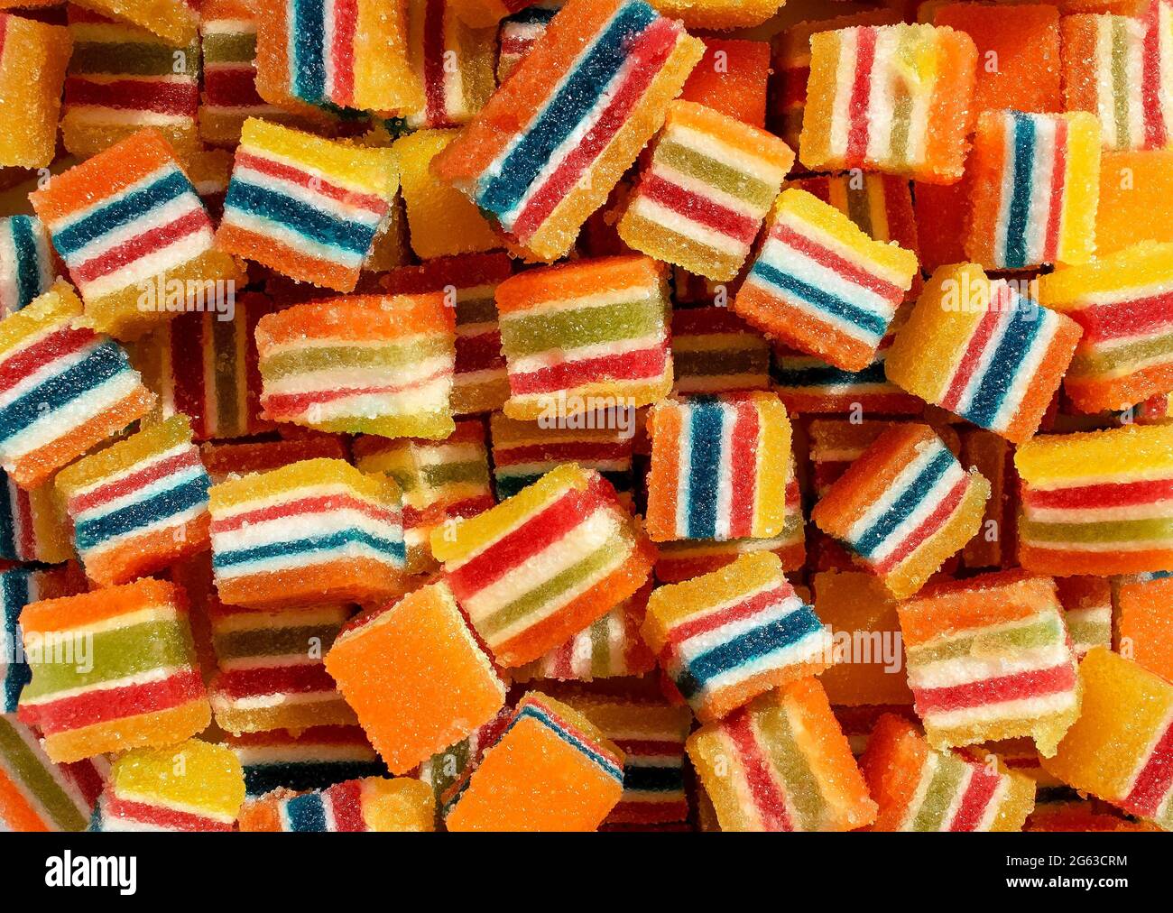 Fond carré coloré de bonbons en gelée. Jaune, rose, rouge, orange, blanc,  fond de marmelade en forme de carré vert Photo Stock - Alamy