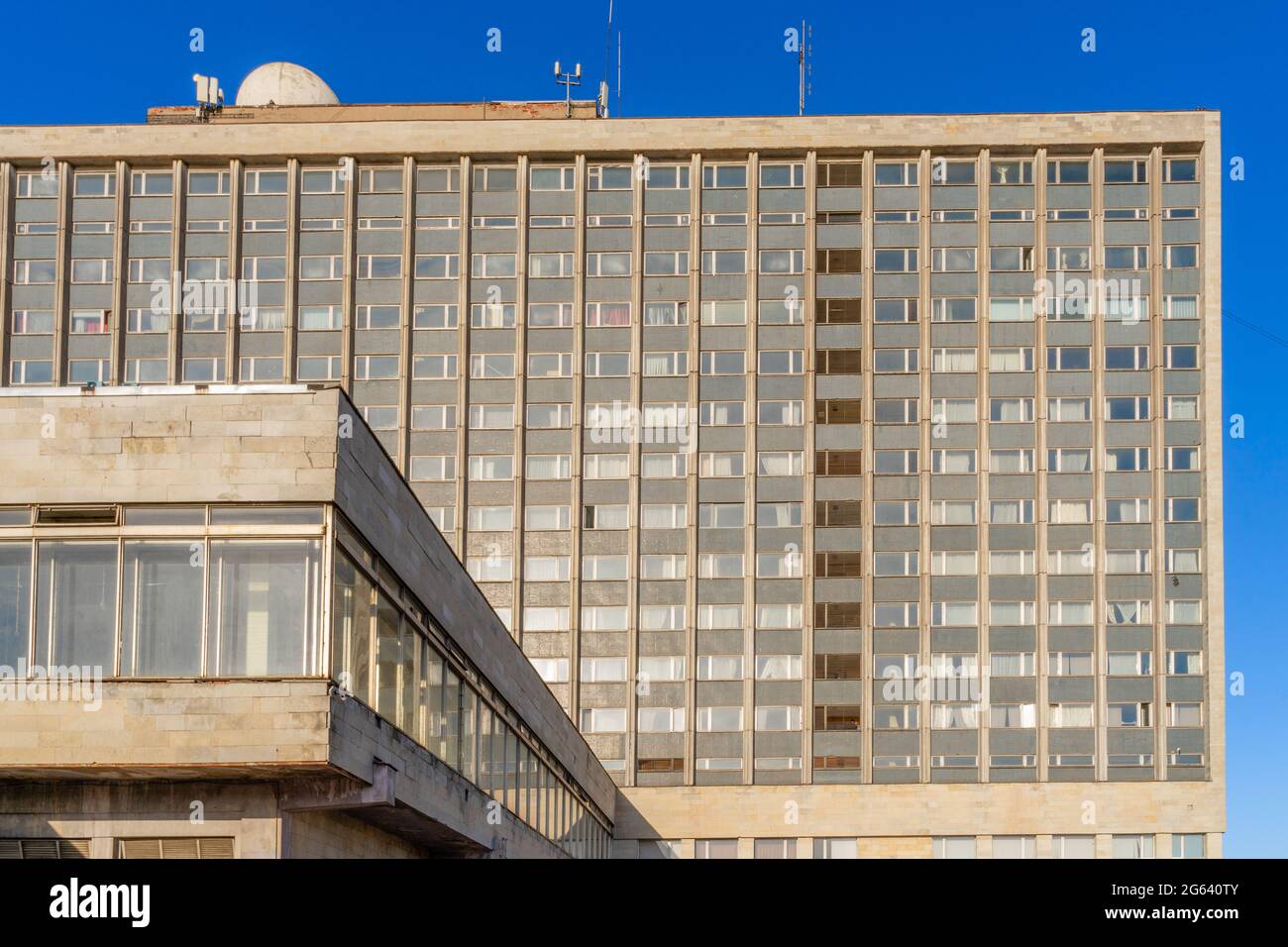 Leningrad Youth Palace Hotel, style modernisme socialiste, 1969-1977, conçu par les architectes Isoitko et al, Saint-Pétersbourg, Russie Banque D'Images Leningrad Youth Palace Hotel, style modernisme socialiste, 1969-1977, conçu par les architectes Isoitko et al, Saint-Pétersbourg, Russie Banque D'Images