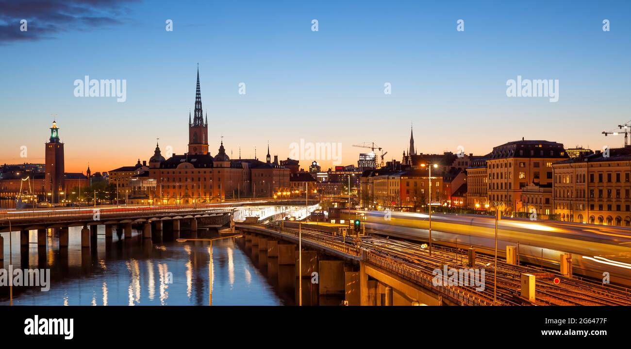 Vue panoramique sur la vieille ville de Stockholm (Gamla Stan) la nuit, Suède Banque D'Images