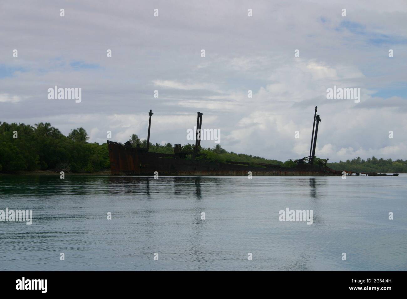 Atoll de Jaluit, Îles Marshall - navire japonais rouillé de la Seconde Guerre mondiale Banque D'Images