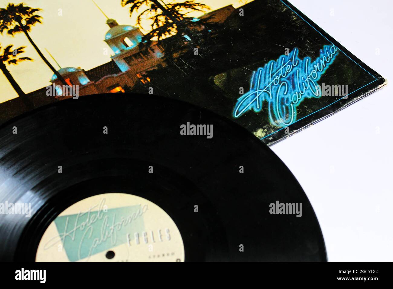 Rock band, l'album musical Eagles sur disque vinyle LP. Intitulé: Couverture de l'album de Californie d'hôtel Banque D'Images