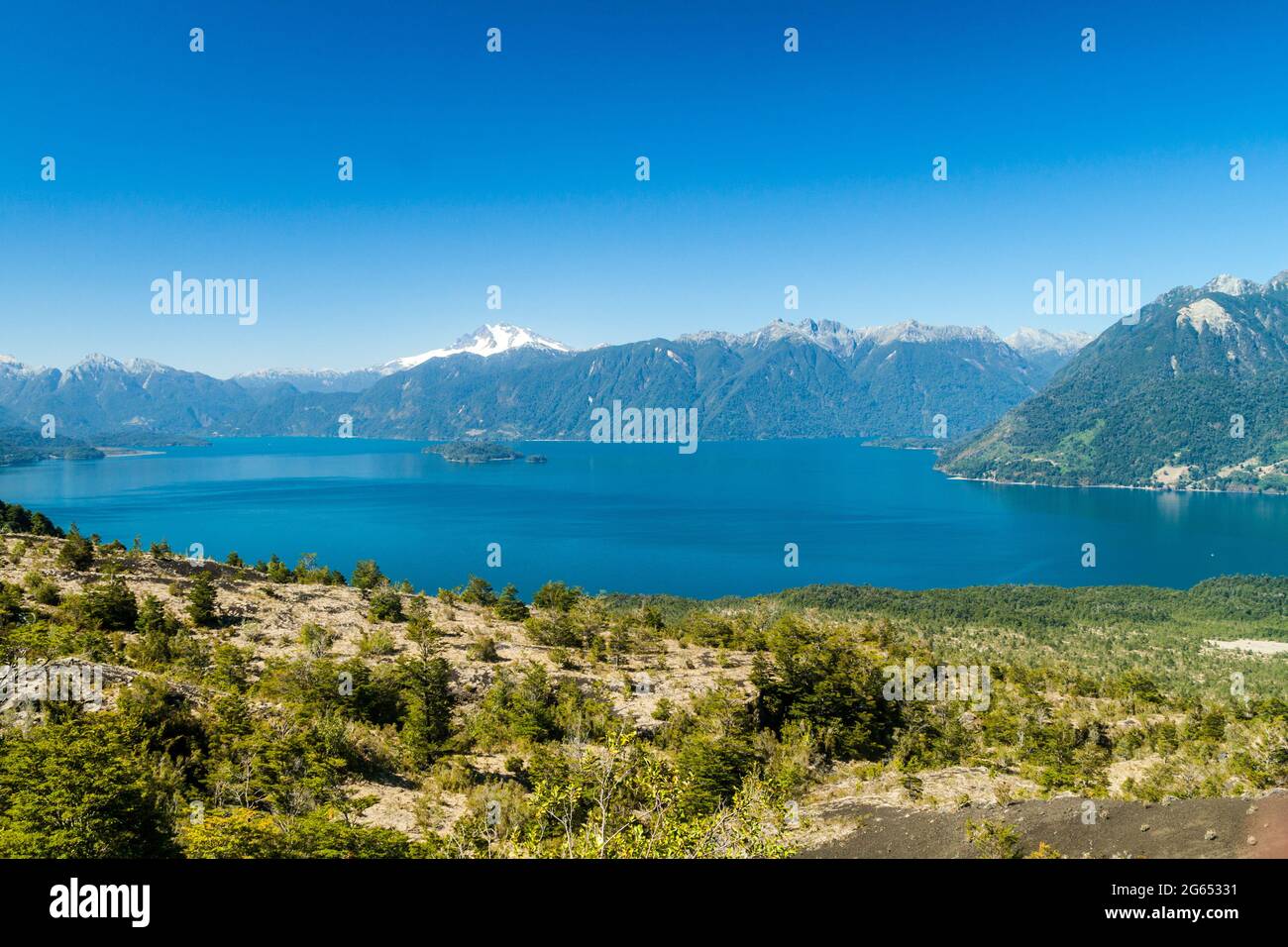 Lago Todos los Santos (Lac de tous les Saints) avec le volcan Monte Tronador en arrière-plan, Chili Banque D'Images