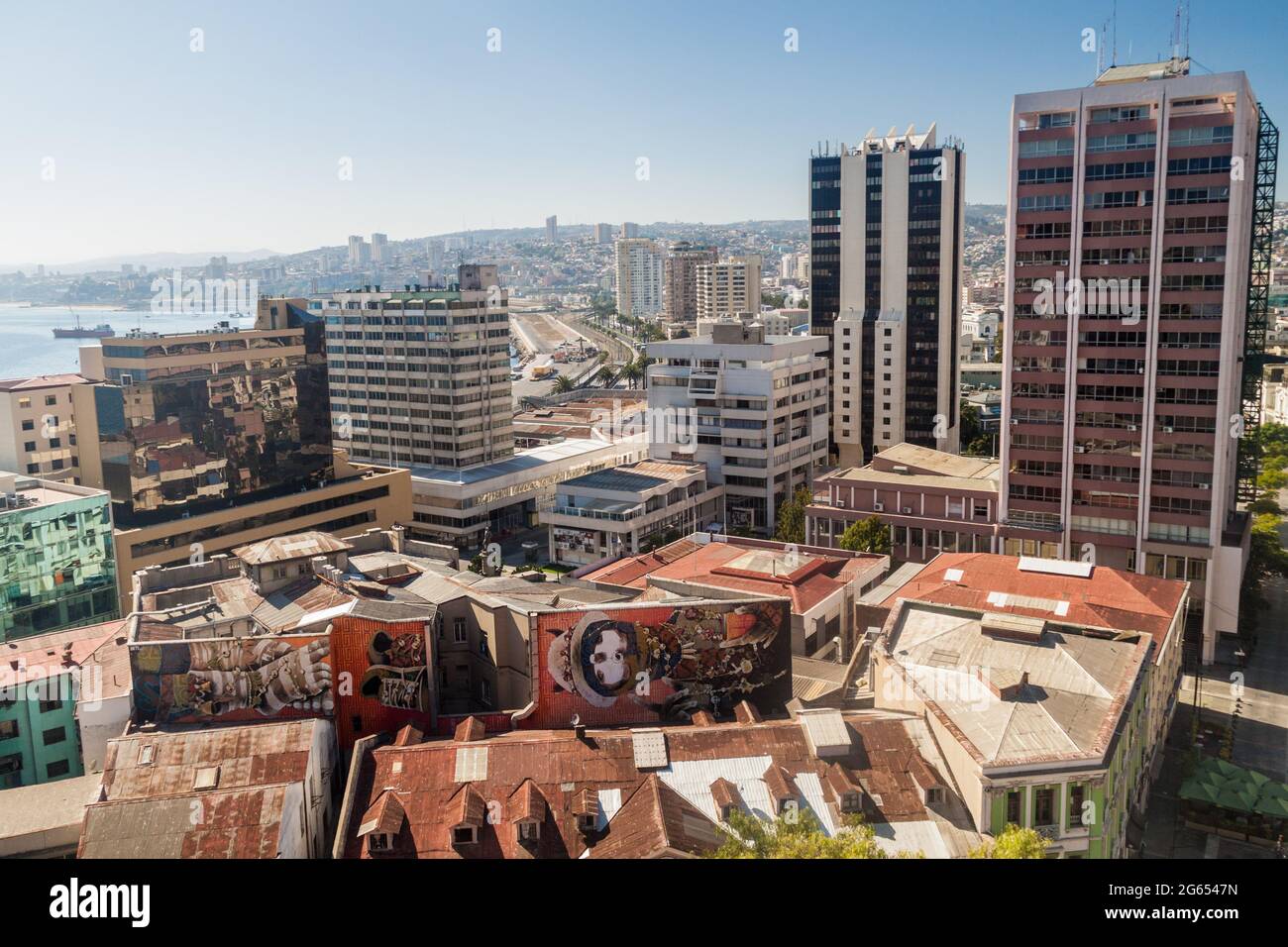 VALPARAISO, CHILI - 29 MARS 2015 : horizon de Valparaiso, Chili Banque D'Images